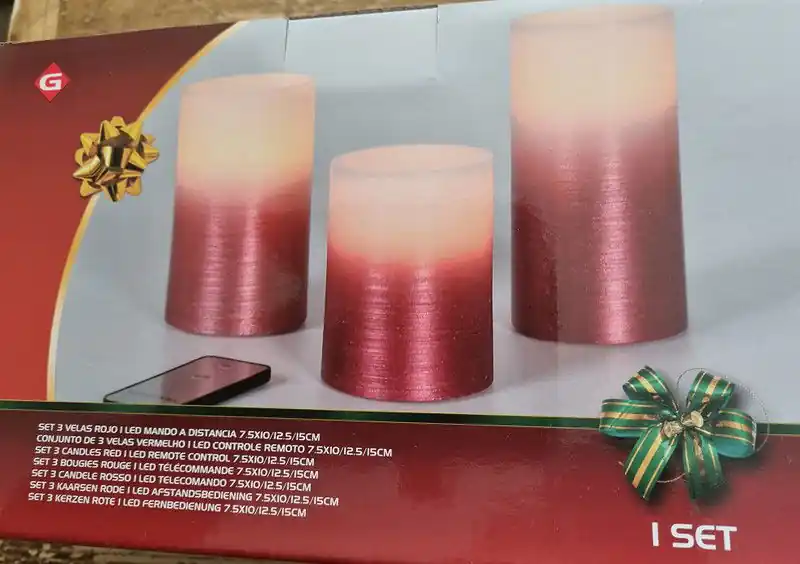 Beste Prijs LED kaarsen/stompkaarsen met bewegende vlam en afstandsbediening - roodkleurig - set van 3