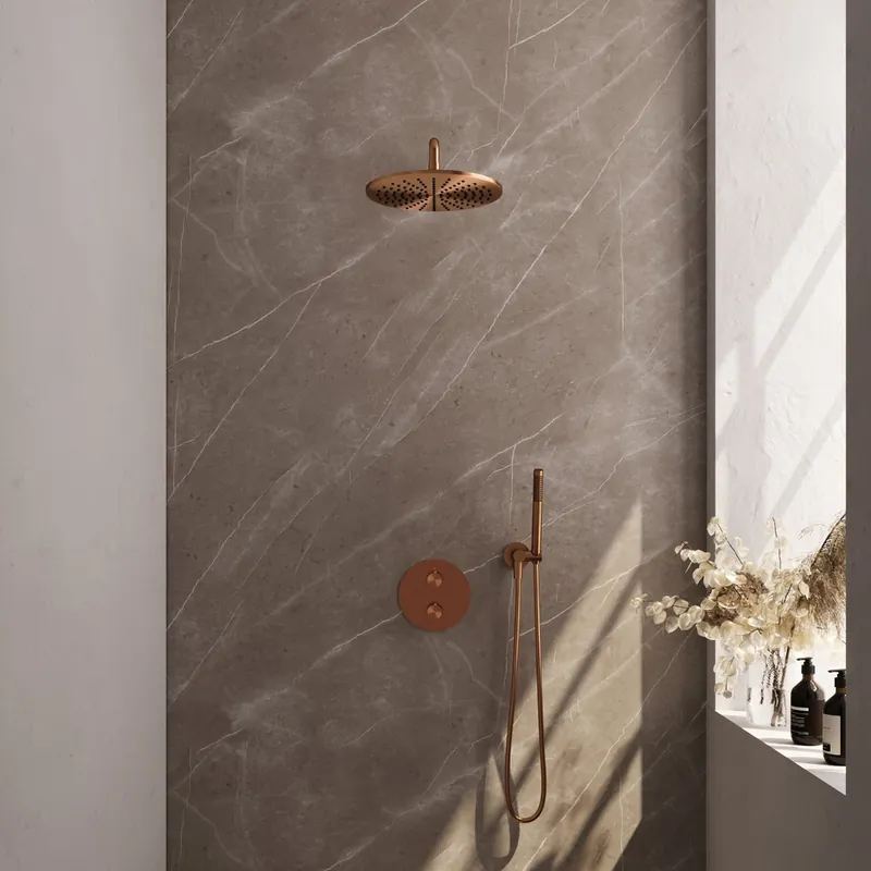 Brauer Copper Carving thermostatische inbouw regendouche met staafhanddouche, gebogen muurarm en hoofddouche 30cm set 76 koper geborsteld PVD Limited Edition